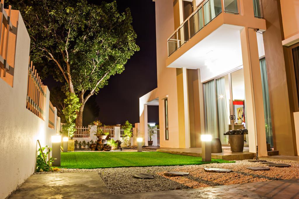 R Residence Jelutong Exterior foto